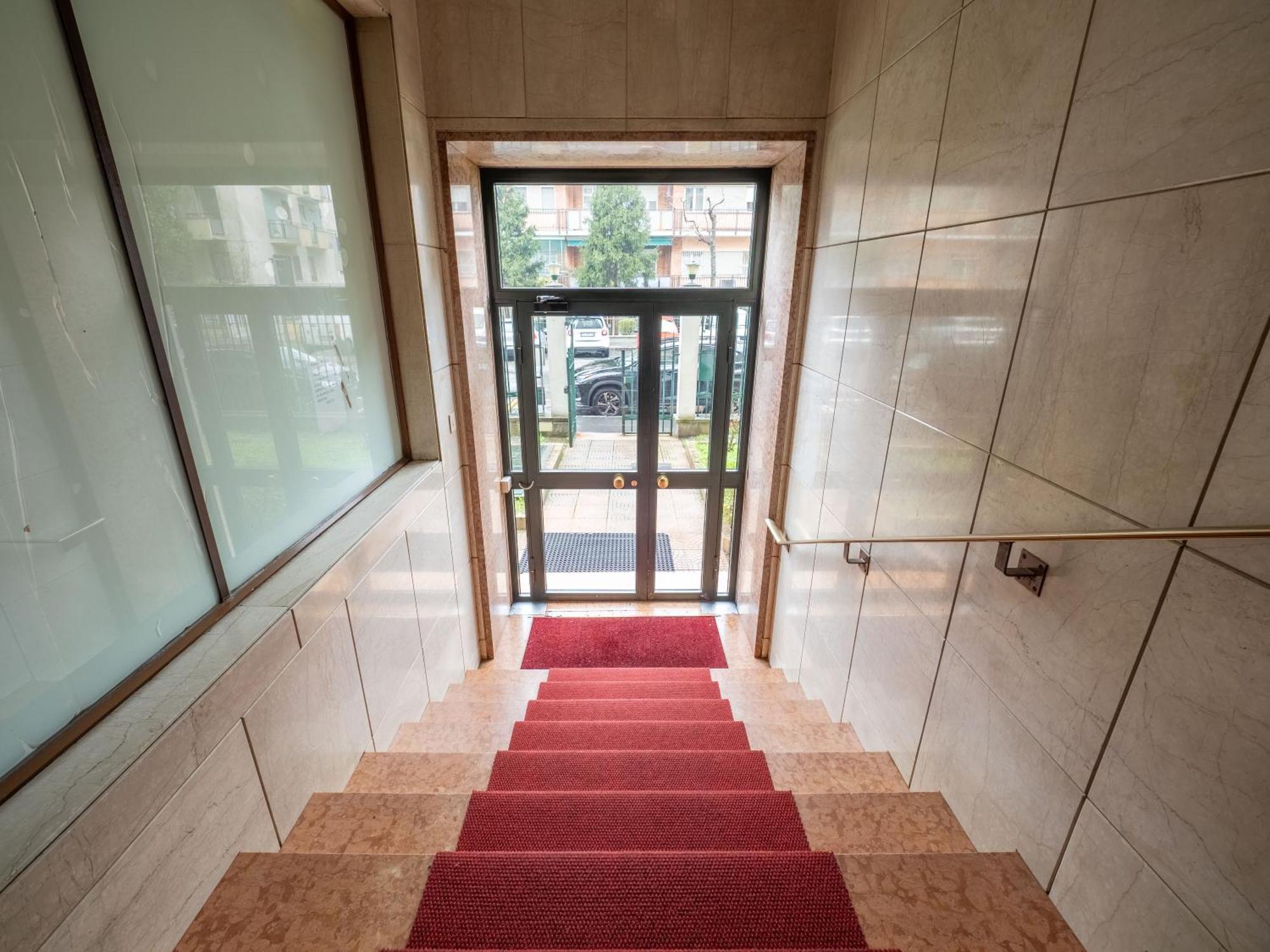 Milano 5 Guests - Modern Apt With Balcony Exteriér fotografie